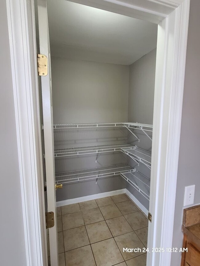 Building Photo - 3 Bedroom Townhome for Rent in Waynesboro