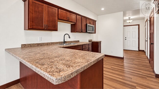 Building Photo - 837 Killarny Trail