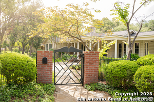 Primary Photo - 140 E Fair Oaks Pl