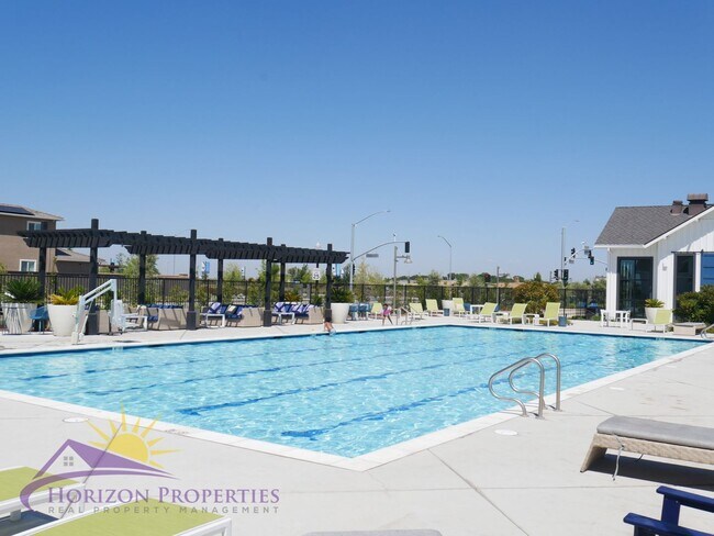 Building Photo - Modern Two-story 4 Bed 3.5 Bath 2,786 sqft...