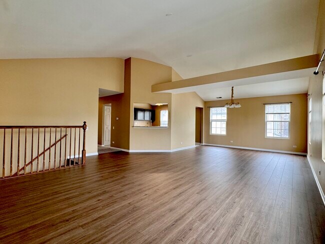 Building Photo - 2905 Stonewater Dr