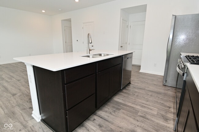 Building Photo - 6296 Wasco Dr