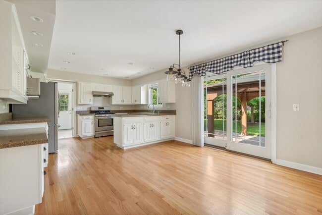 Building Photo - 1205 Brian Cir