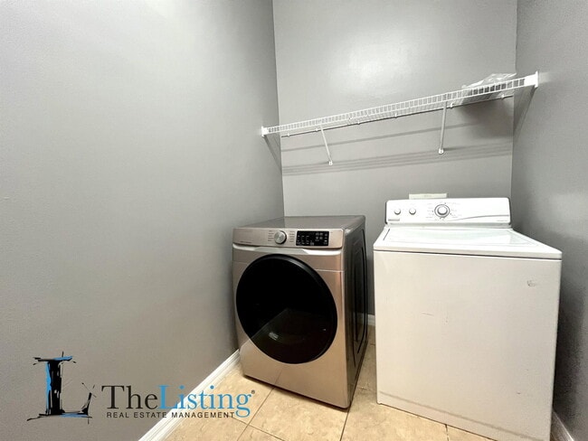 Building Photo - 7125 Red Lantern Dr