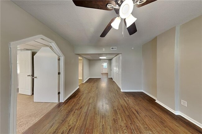 Building Photo - 1703 Cumberland Trce