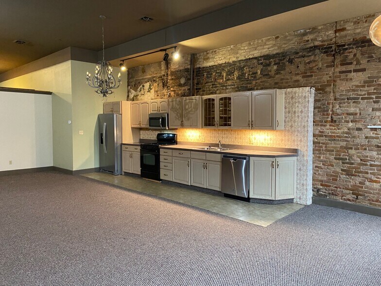 Building Photo - 148 W Michigan Ave