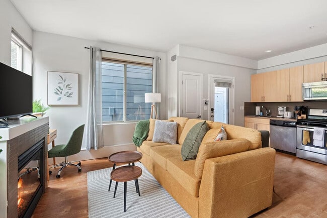 Building Photo - 1607 NW Davis St