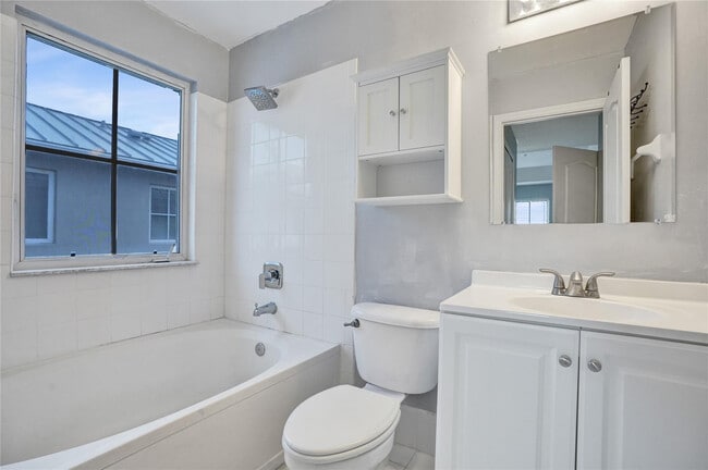 Building Photo - 2137 Shoma Dr