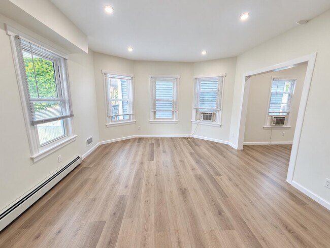 Building Photo - 877 Jaques Ave