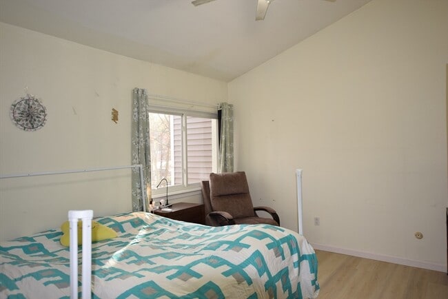 Building Photo - 255 North Rd