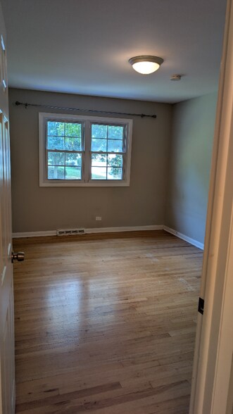 Building Photo - 178 S Milton Ave