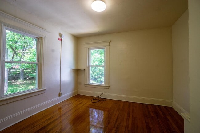 Building Photo - Single Family Home Available 6/1/26