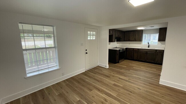 Building Photo - Fully renovated 3 bedroom, 2 bath home.