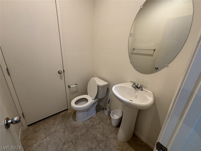 Building Photo - 5582 Sancho Throne Rd