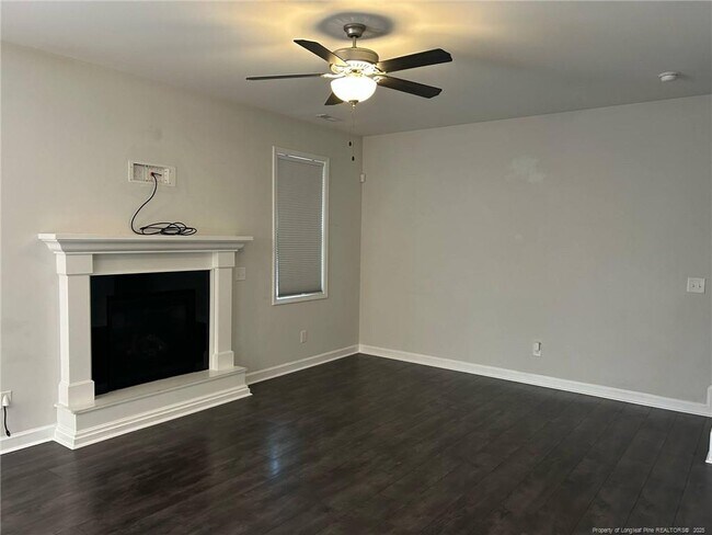 Building Photo - 3553 Coupure Wy