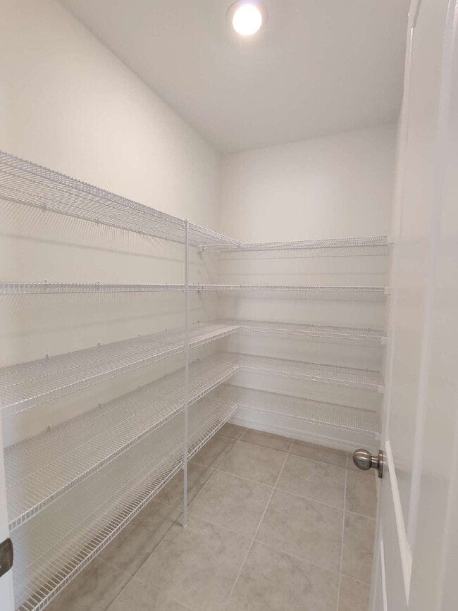 Building Photo - 7115 Samuel Ivy Dr