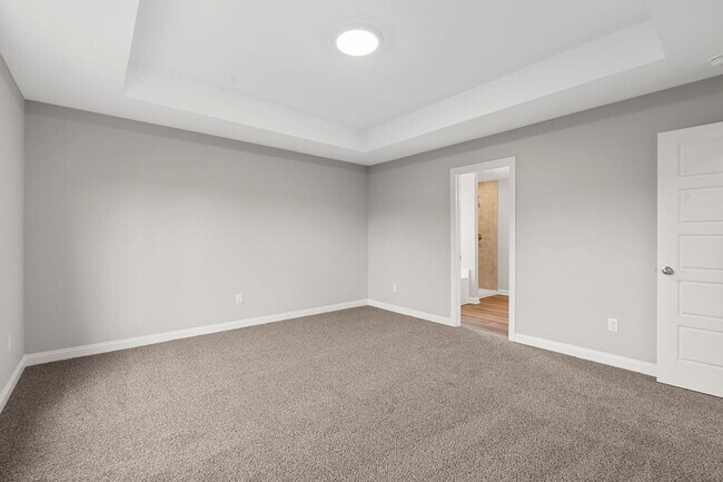 Building Photo - 453 Friendly Ave