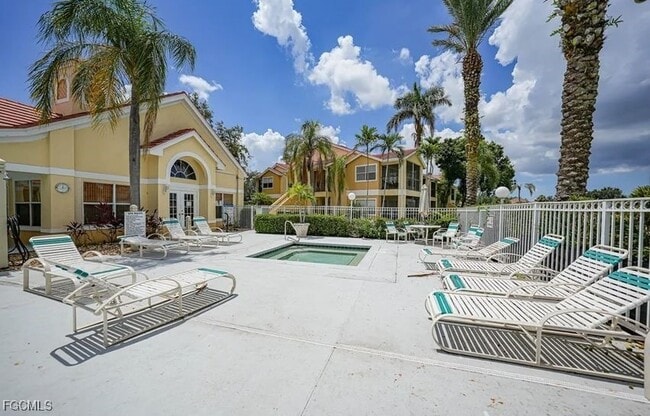 Building Photo - 12700 Equestrian Cir