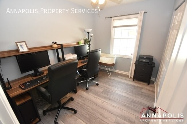 Building Photo - 2500 Symphony Ln