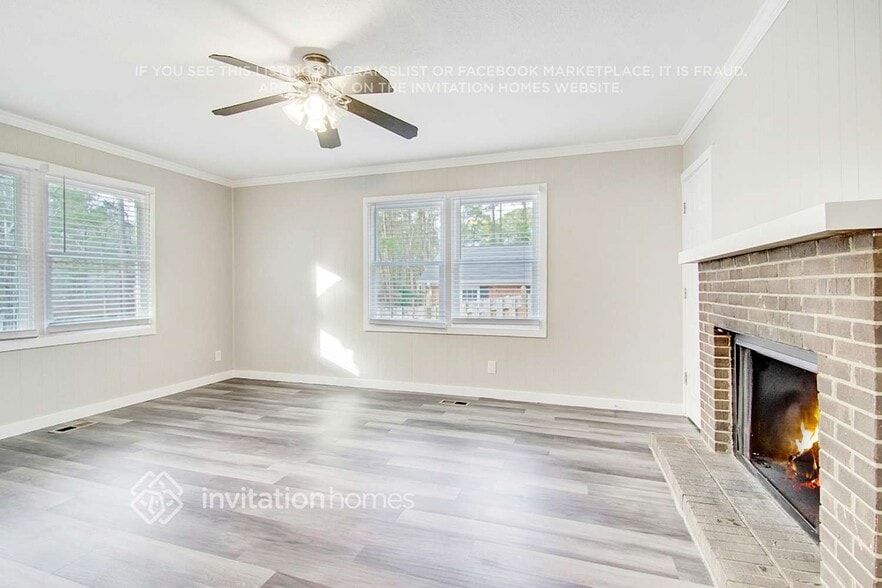 Building Photo - 3600 Barcelona Ave