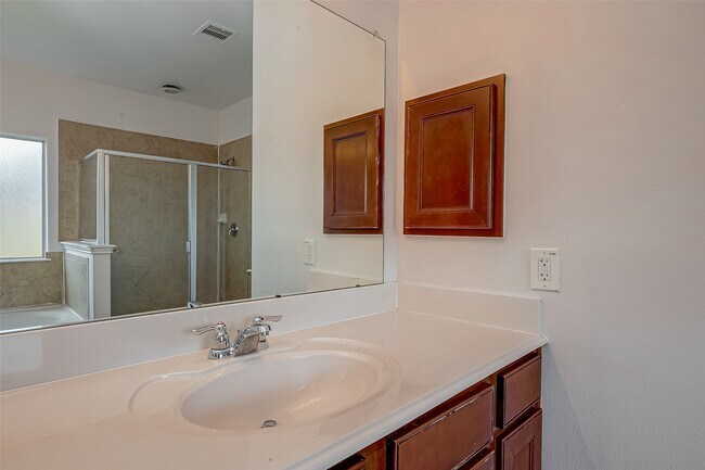 Building Photo - 502 Stream Mill Ln