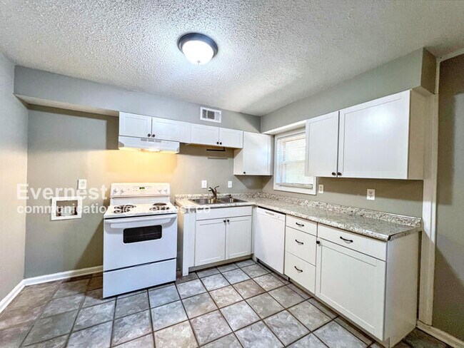 Primary Photo - 6335 Southbridge Dr