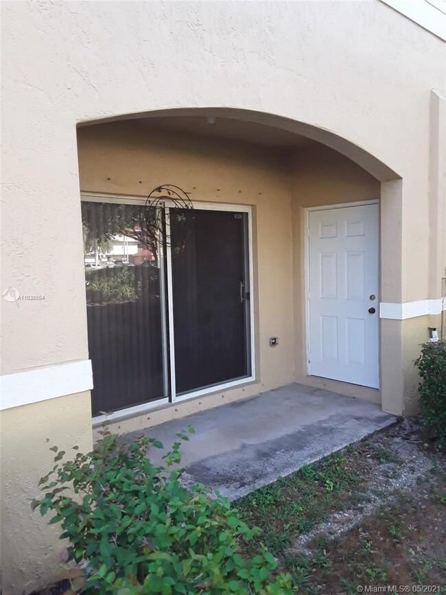 Building Photo - 5922 Riverside Ave