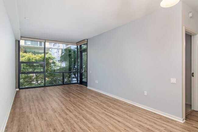 Building Photo - Modern Downtown 1 Bedroom with balcony at ...