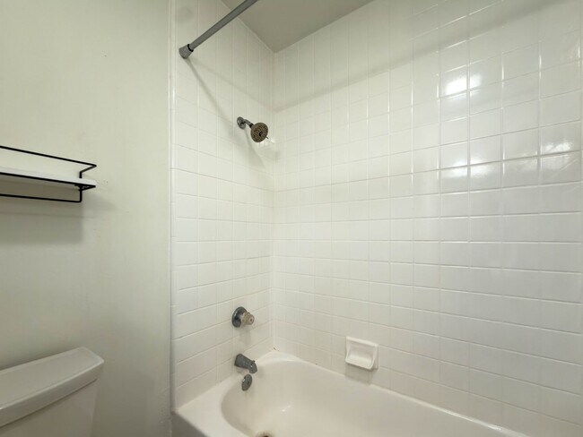 Building Photo - 315 Cameron Pl