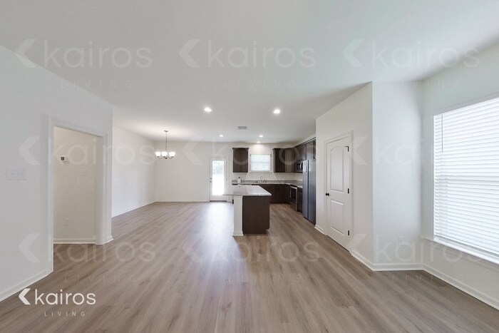 Building Photo - 114 Teddy Ln