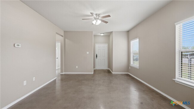 Building Photo - 107 Rosedale Ave