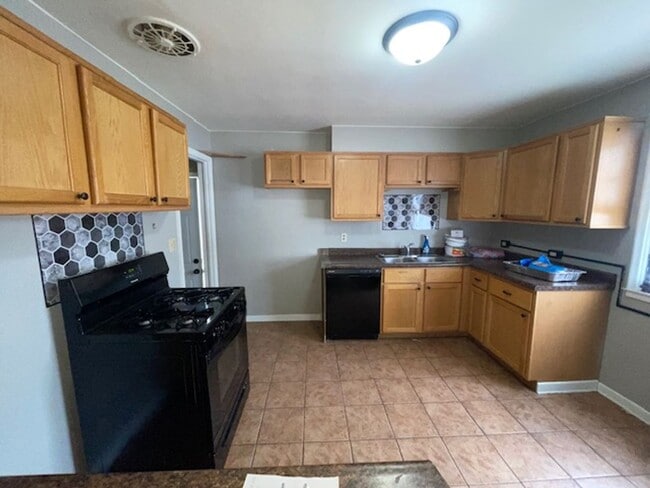 Building Photo - Coming Soon!