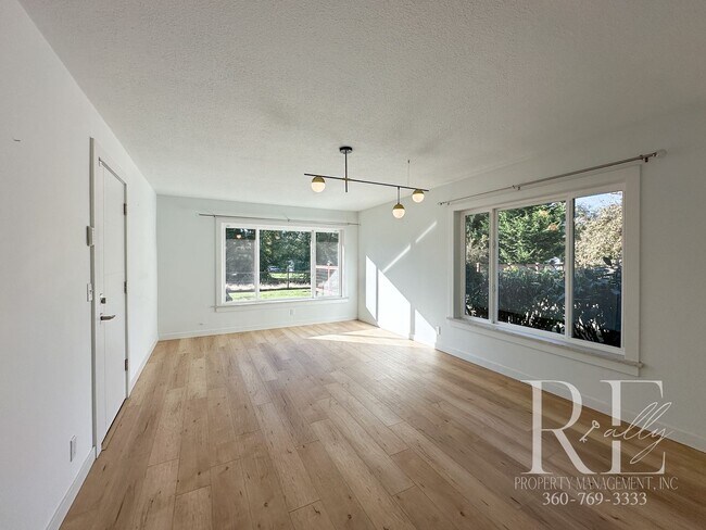 Building Photo - Mid-Century Modern Dream Home with Chef’s ...