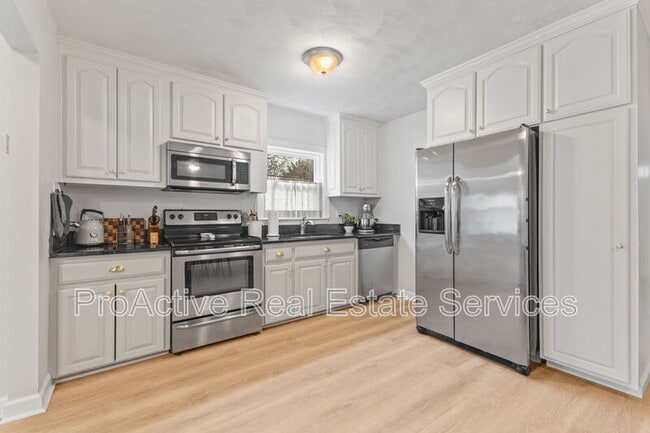 Building Photo - 2800 Keller Ave