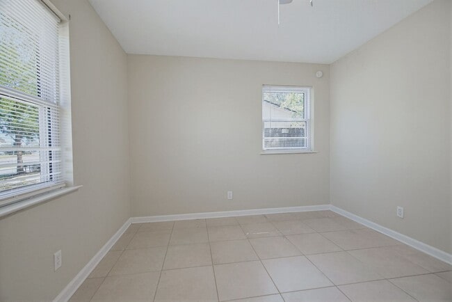 Building Photo - 5471 Buena Vista Ave