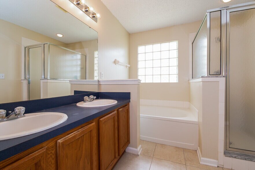 Building Photo - 3001 Golden Pond Blvd