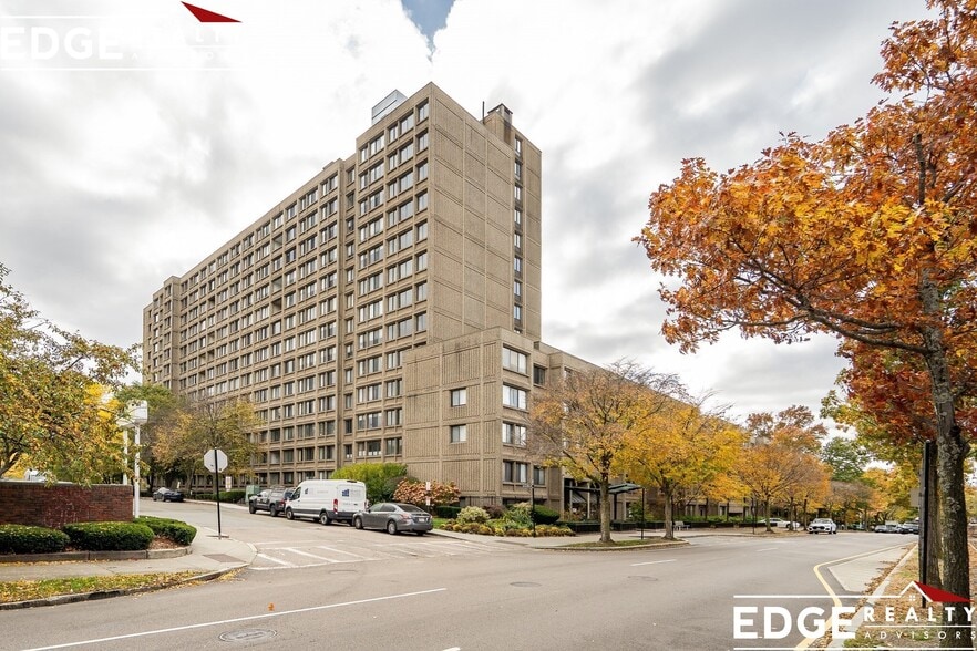 Building Photo - 1601 Beacon St