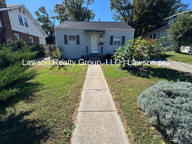 Primary Photo - Updated, Cozy Two Bedroom Home in Wasena!