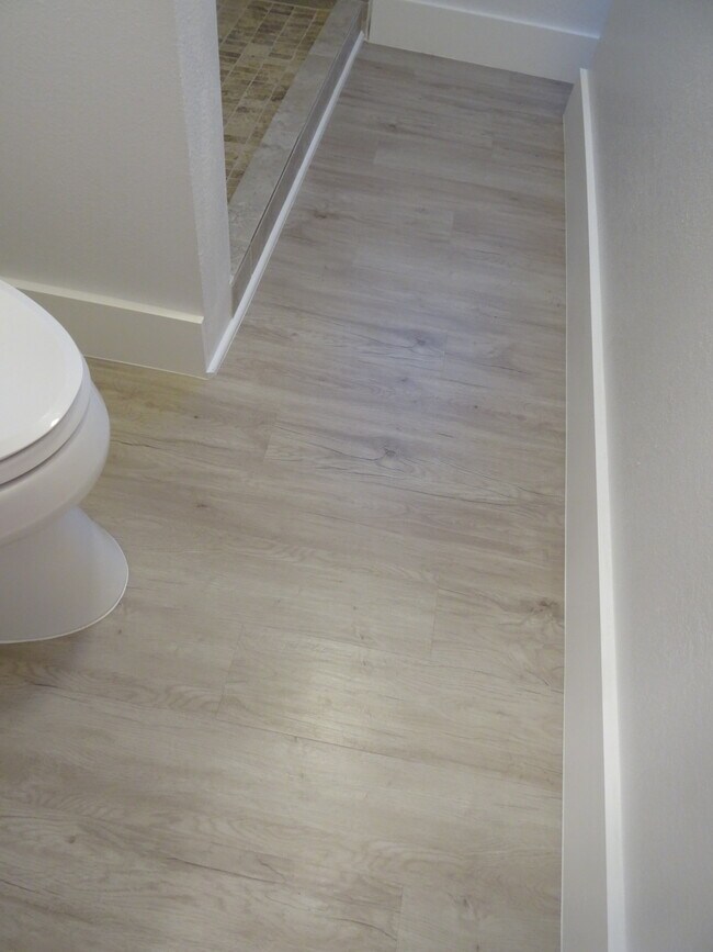 Vinyl Flooring - 98-487 Koauka Loop