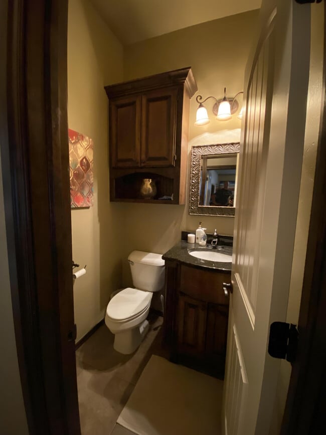 Building Photo - 812 Ryan Rd