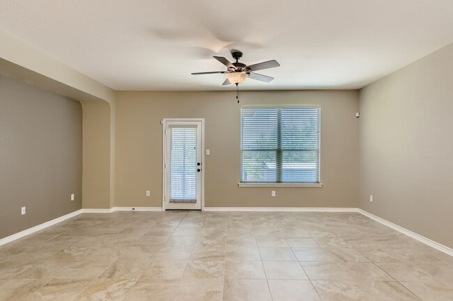 Building Photo - 3BR/2 Bath 1-Story on greenbelt, loads of extras!