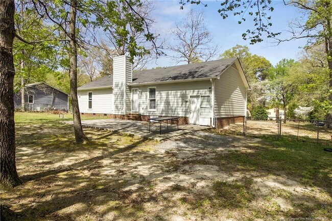 Building Photo - 1300 Calla Cir