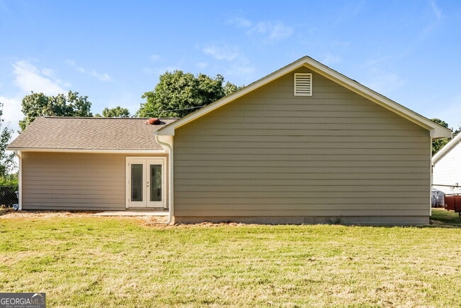 Building Photo - 375 Springlake Dr