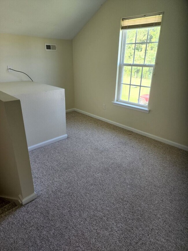 Building Photo - Gorgeous and Spacious Country home located in Camden County.