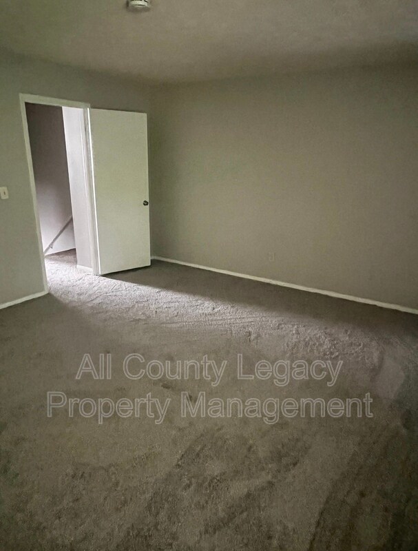 Building Photo - 2946 Spruce Cir