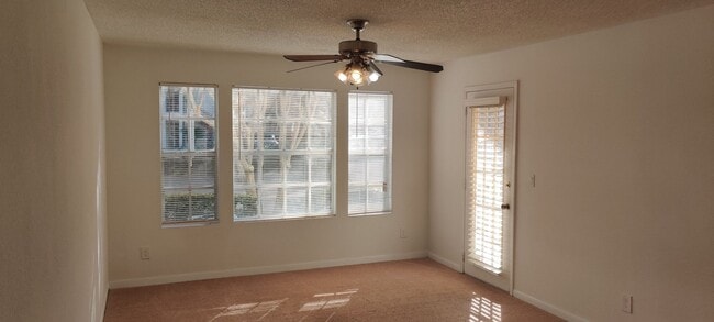 Building Photo - Lexington Place - 1615