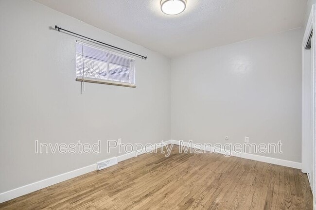 Building Photo - 401 W Bates Ave