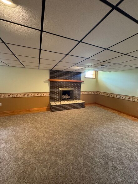 Building Photo - 952 Middle Ave