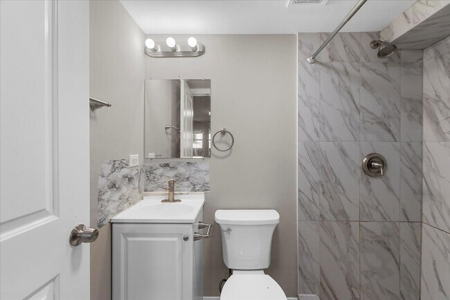 Building Photo - 5731 N Washtenaw Ave