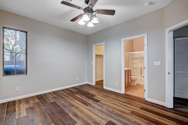 Building Photo - Three Bedroom Home in Spring Mountain Ranch